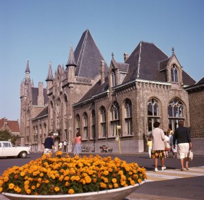 Veurne - SNCB K04495-05.jpg
